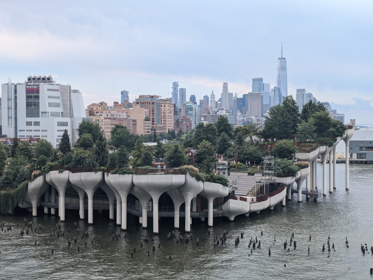 Biking along the Hudson River, New York&nbsp;City
